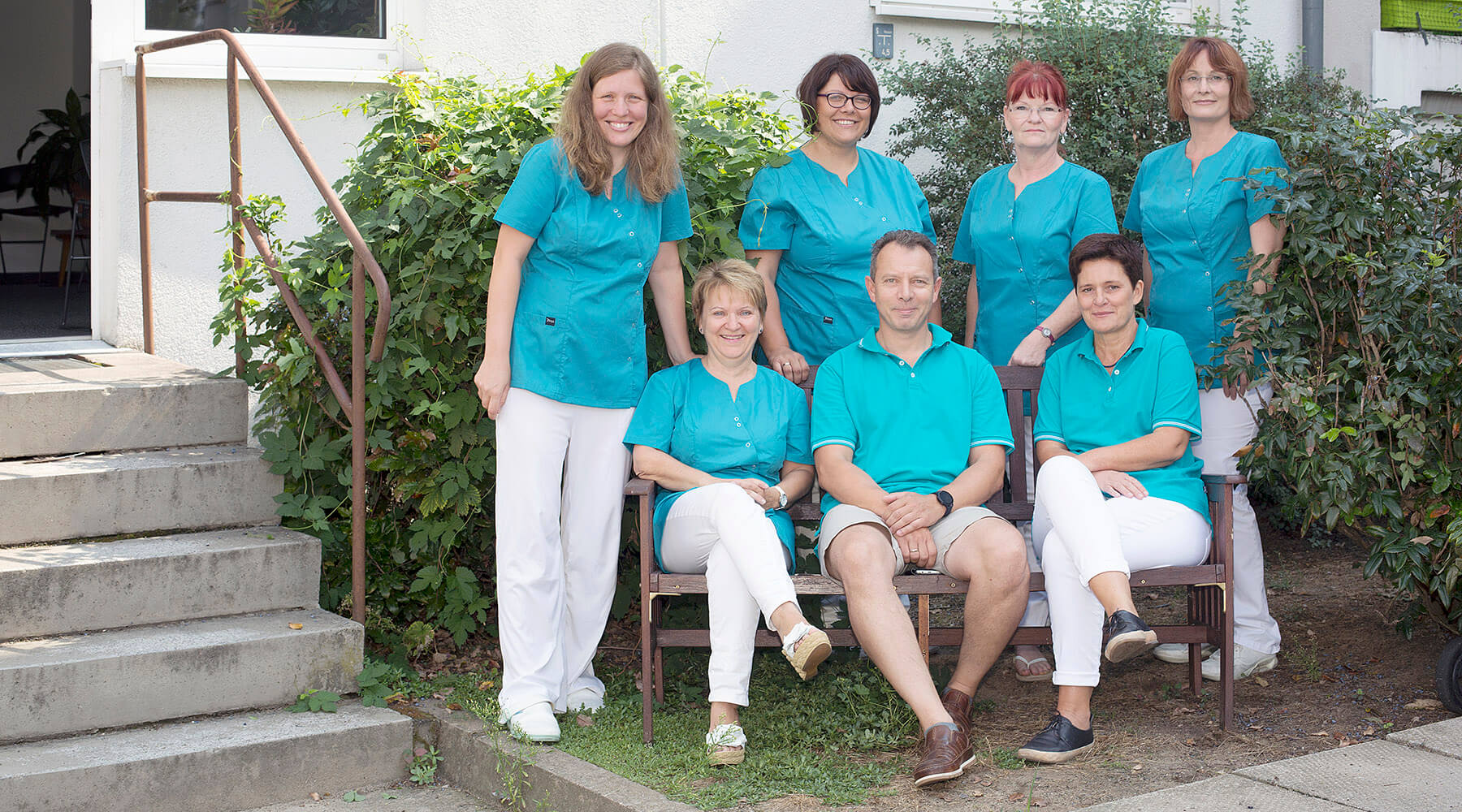 Header Team